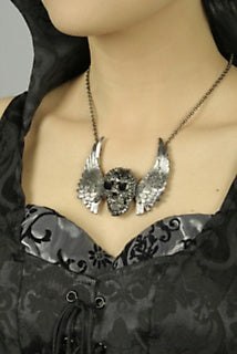 Totenkopf Halskette mit Flügeln – Gothic