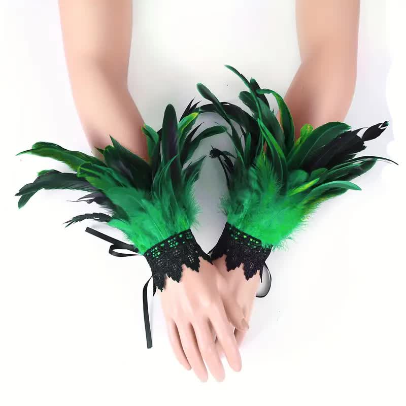 Feder Armband – mystisches Outfit