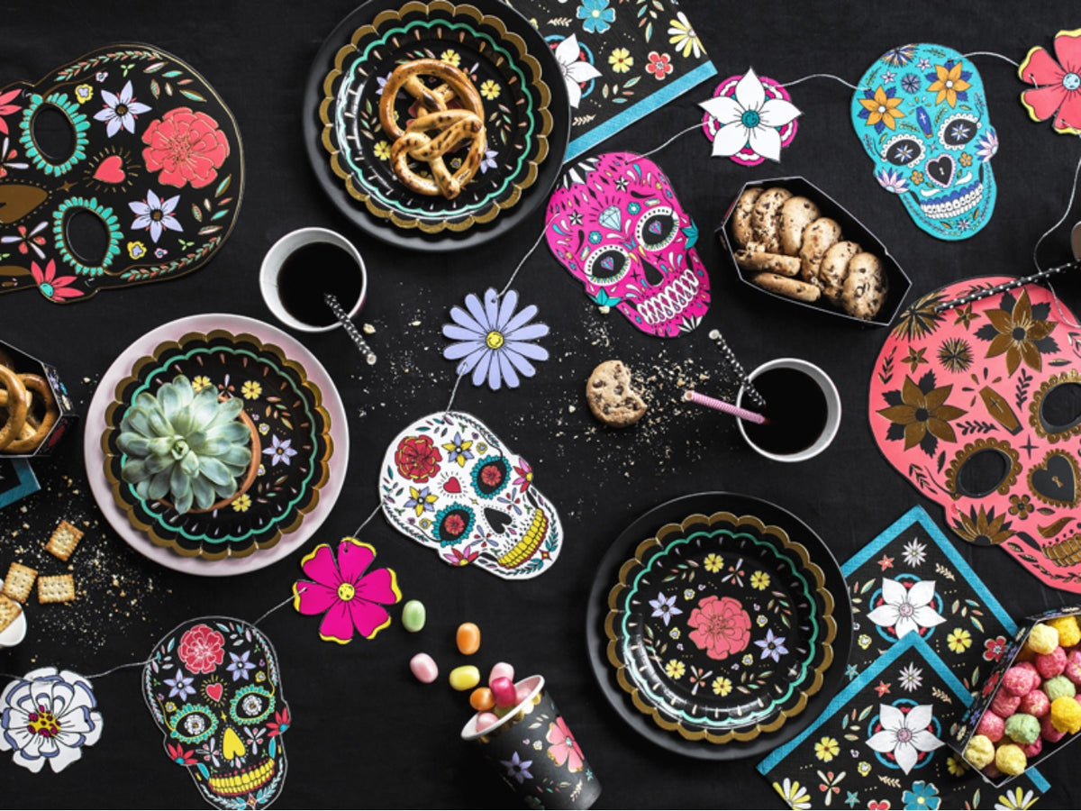 Girlande El Dia de los Muertos mit Totenschädeln und Blumen