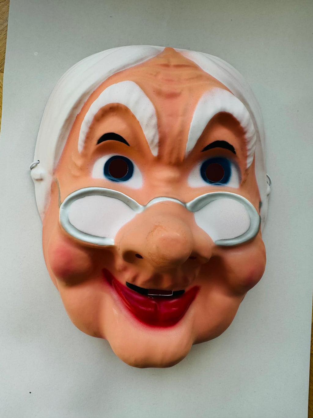 Grossmutter Maske «Ömi Vera» aus Plastik